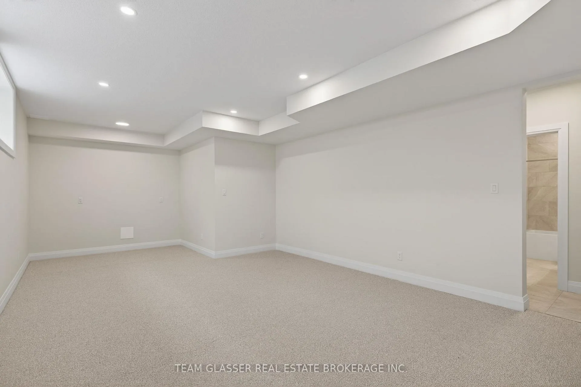 Photo 24 of 22 Dearing Drive, Lambton Shores, Grand Bend — HOMEH