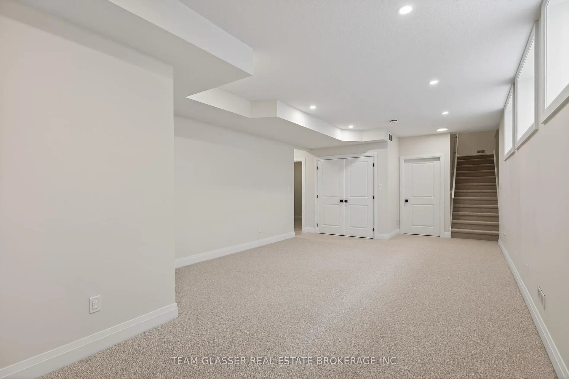 Photo 25 of 22 Dearing Drive, Lambton Shores, Grand Bend — HOMEH
