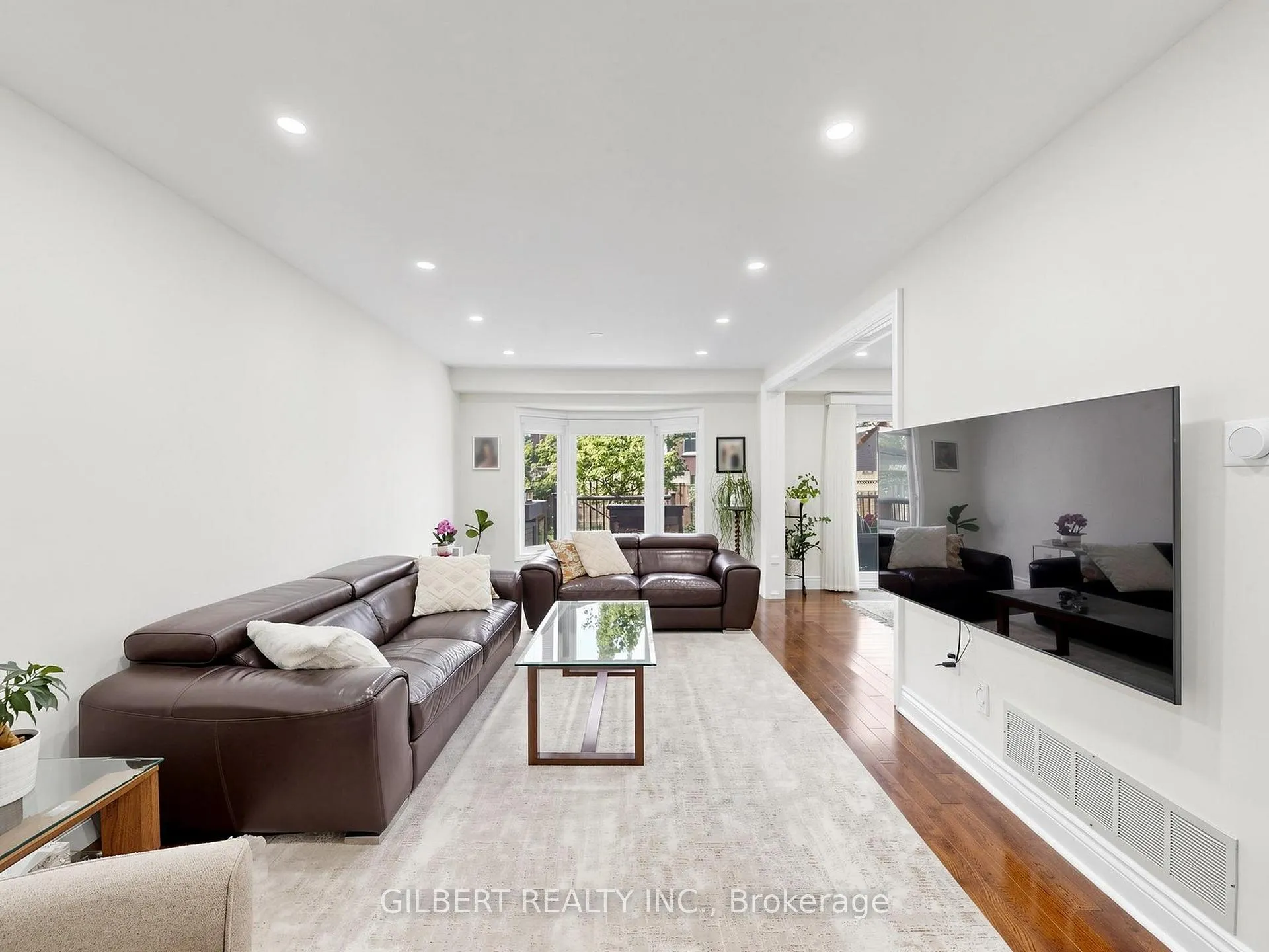Photo 3 of 90 Chiswick Crescent, Aurora, Aurora Highlands — HOMEH