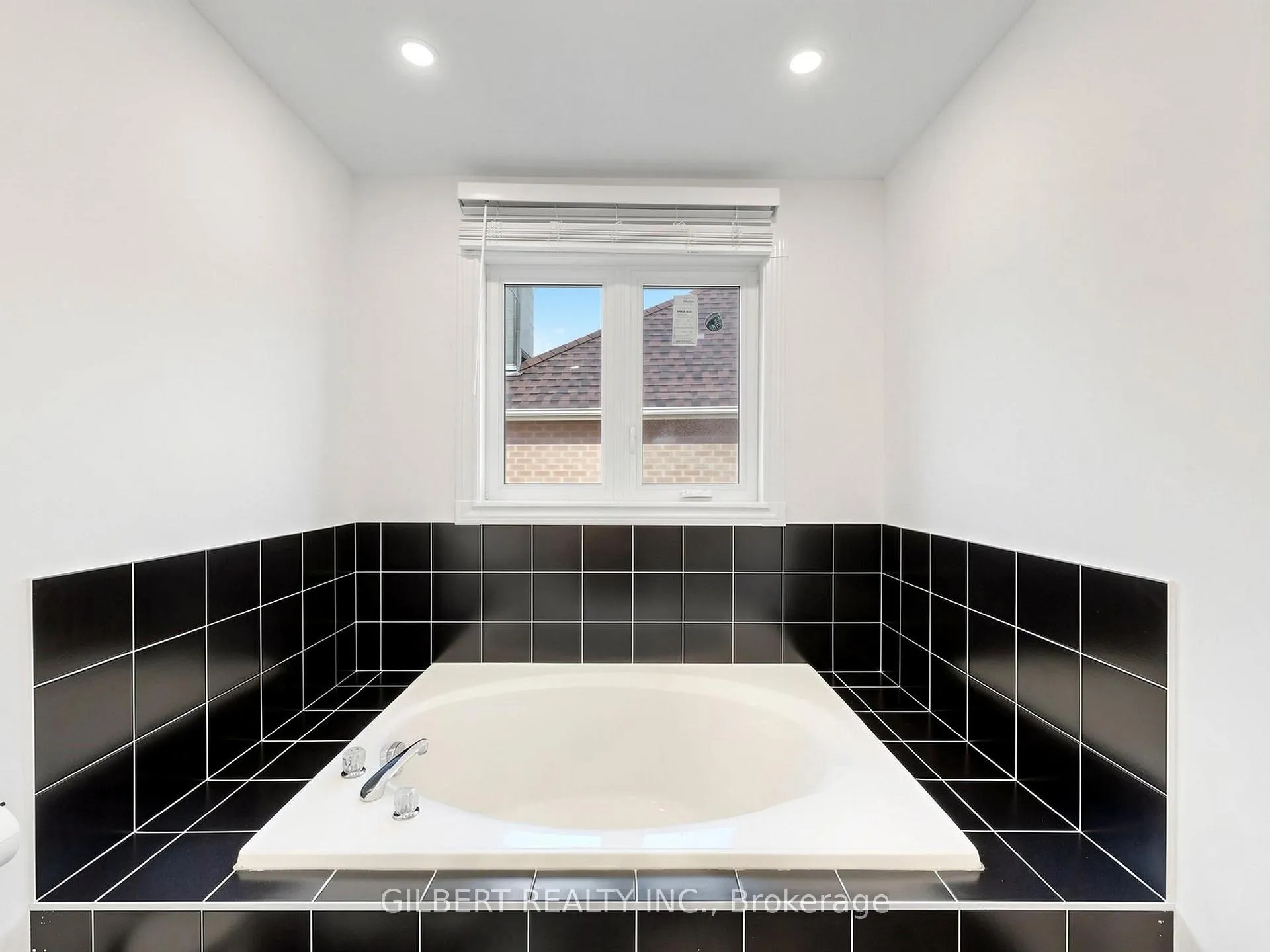 Photo 15 of 90 Chiswick Crescent, Aurora, Aurora Highlands — HOMEH