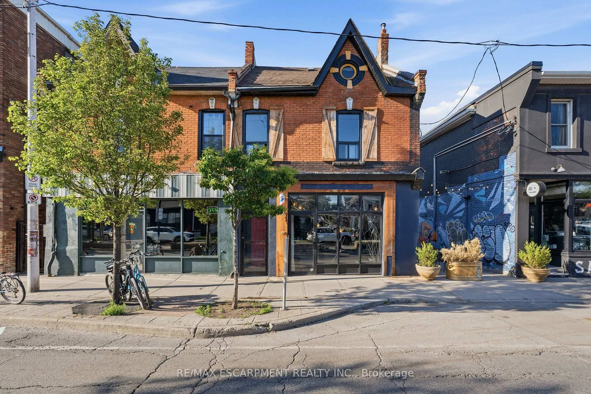 Photo 3 of 355 Barton Street E, Hamilton, Landsdale — HOMEH