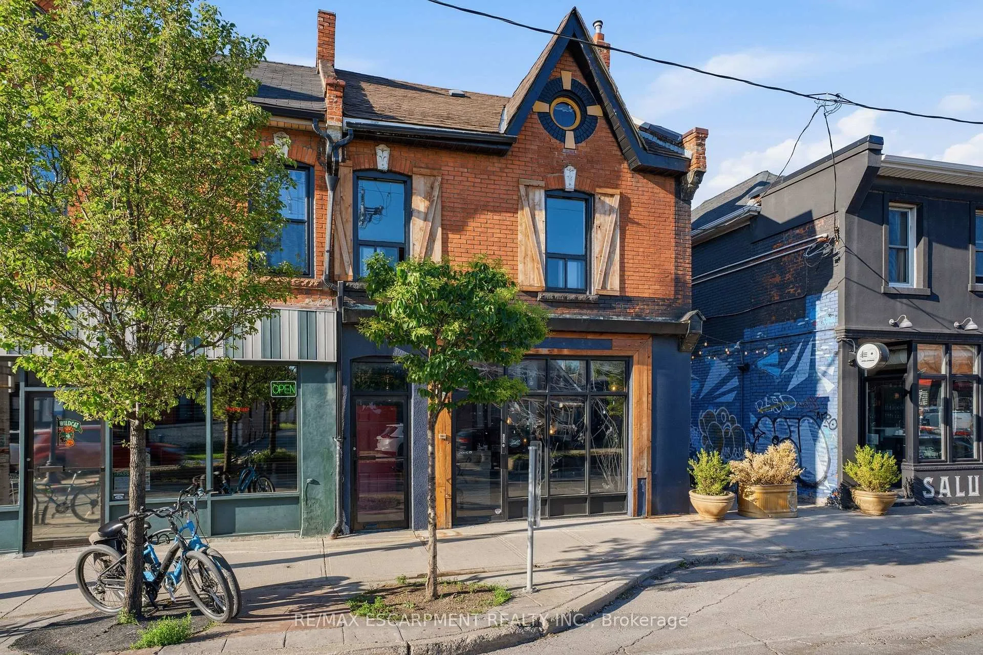 Photo 2 of 355 Barton Street E, Hamilton, Landsdale — HOMEH