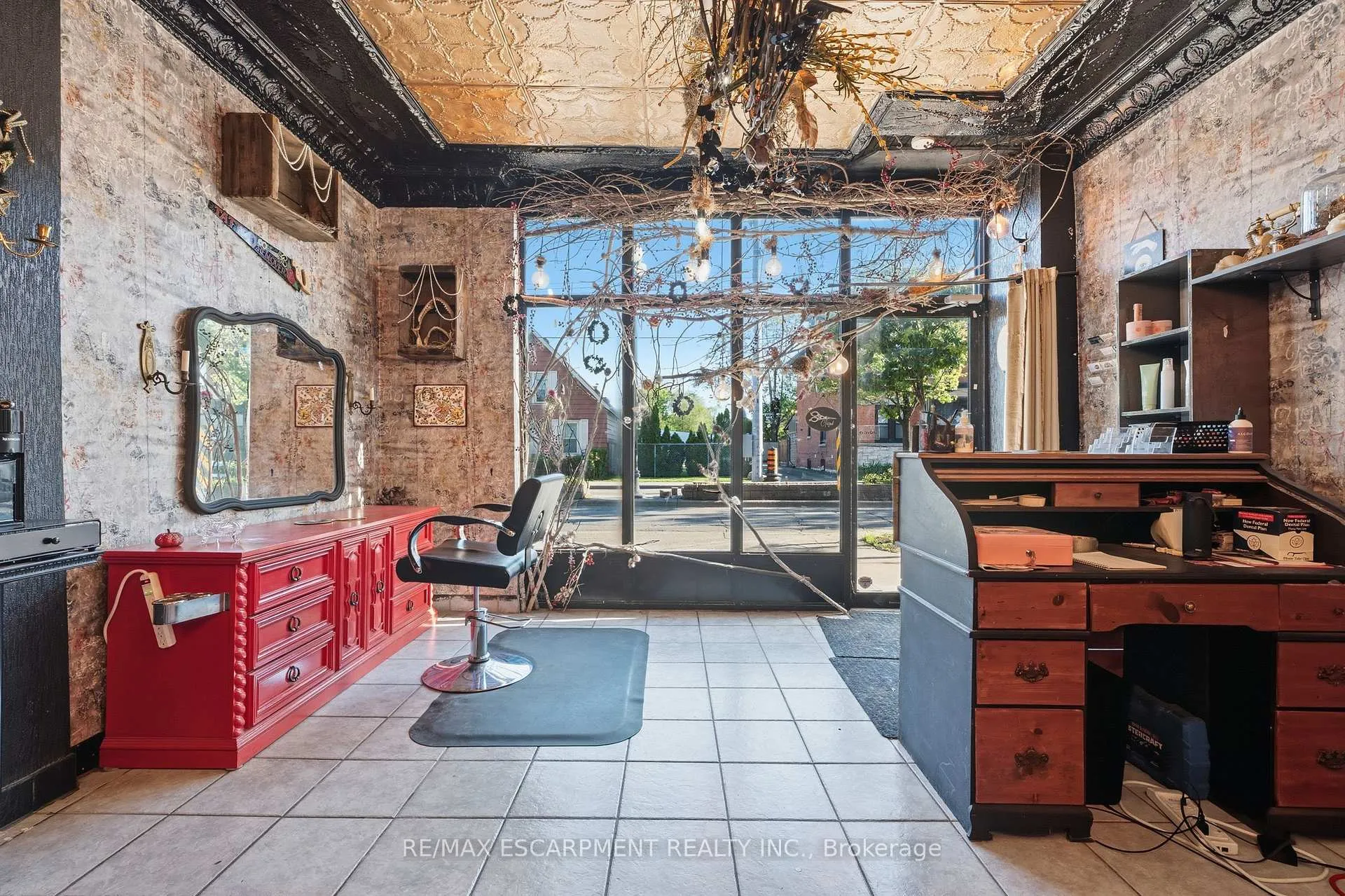Photo 5 of 355 Barton Street E, Hamilton, Landsdale — HOMEH