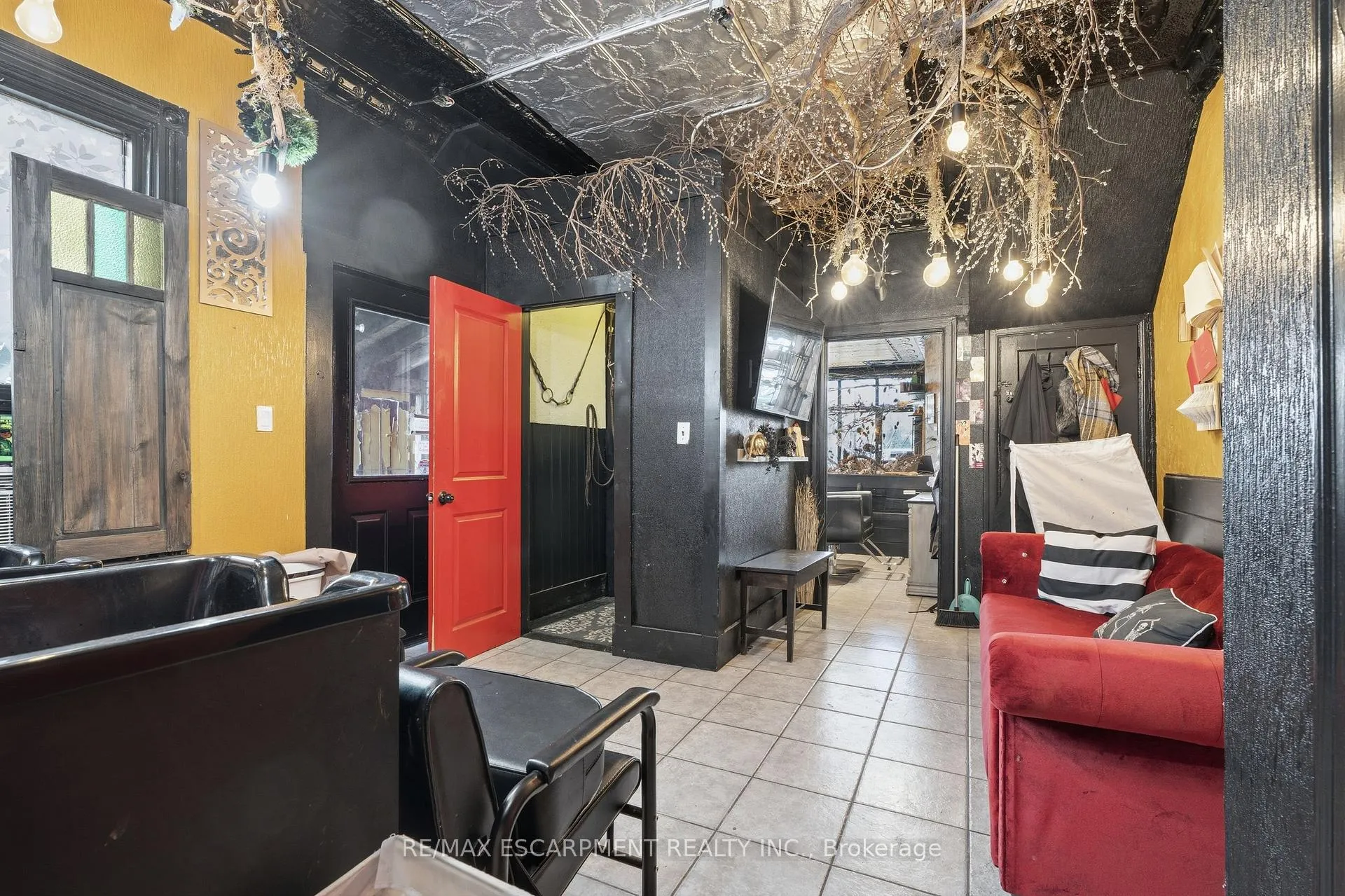 Photo 11 of 355 Barton Street E, Hamilton, Landsdale — HOMEH