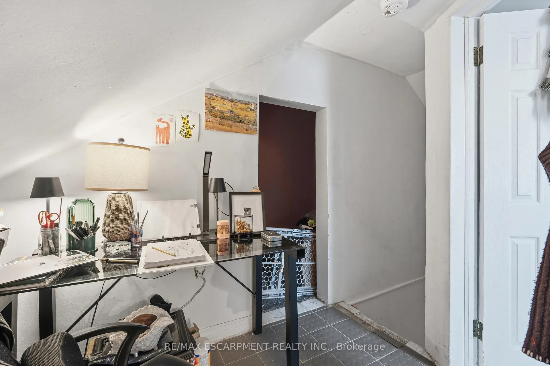 Photo 26 of 355 Barton Street E, Hamilton, Landsdale — HOMEH