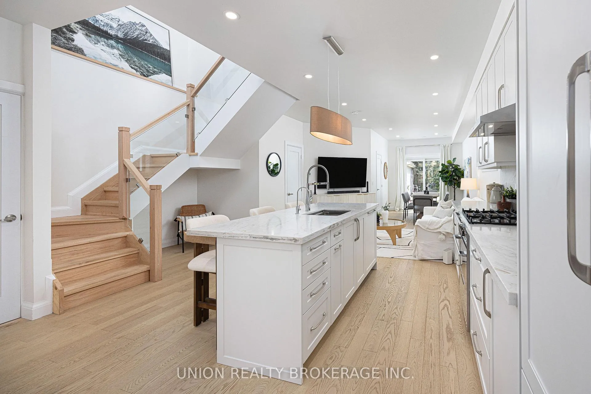 Photo 4 of 273 Lee Avenue, Toronto, The Beaches — HOMEH