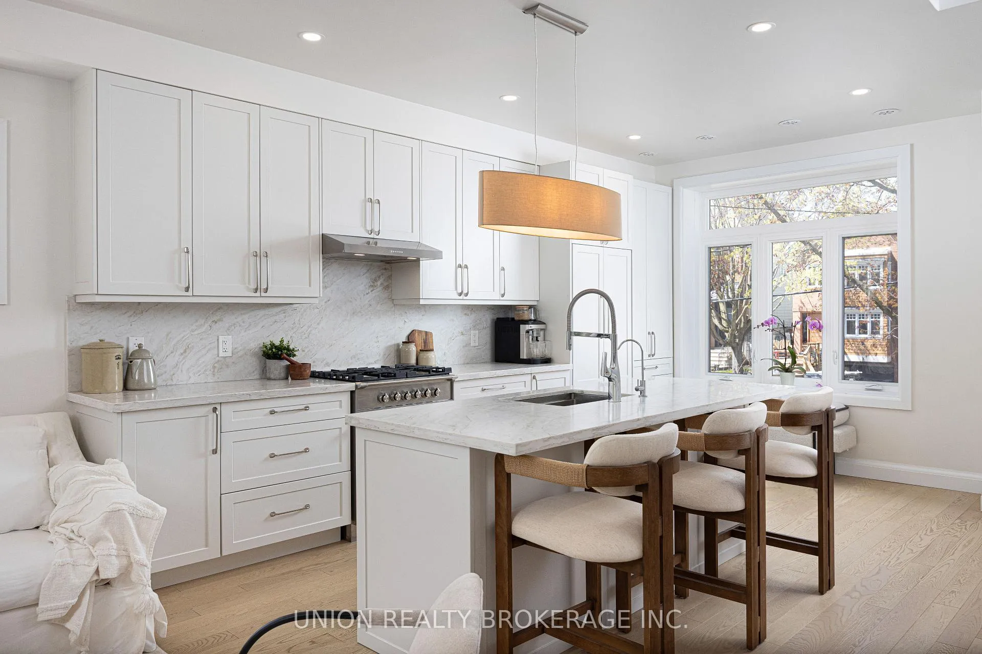Photo 5 of 273 Lee Avenue, Toronto, The Beaches — HOMEH