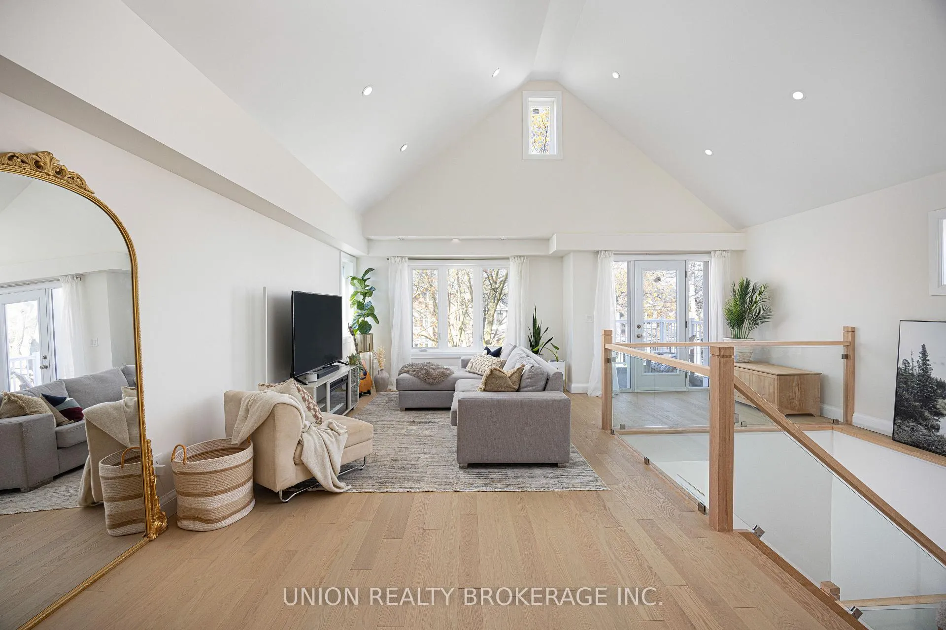 Photo 14 of 273 Lee Avenue, Toronto, The Beaches — HOMEH