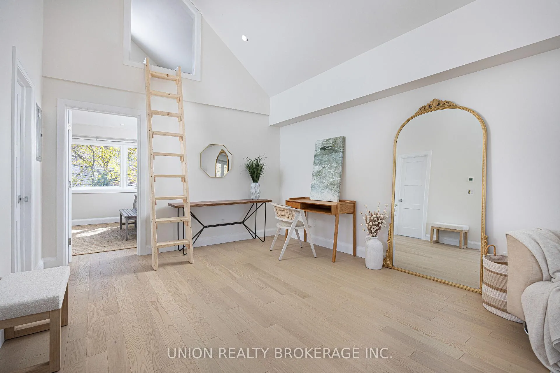 Photo 17 of 273 Lee Avenue, Toronto, The Beaches — HOMEH