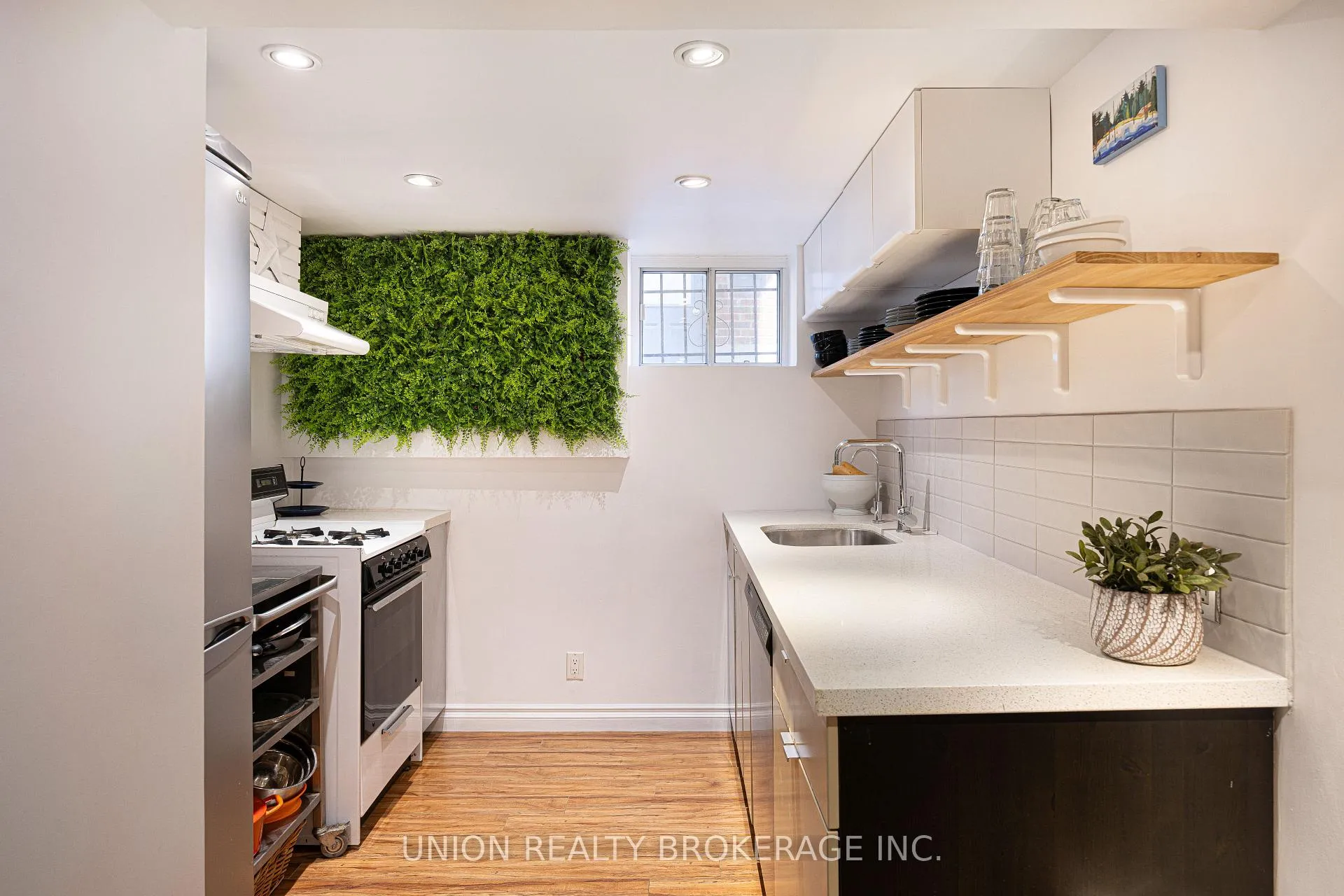 Photo 32 of 273 Lee Avenue, Toronto, The Beaches — HOMEH