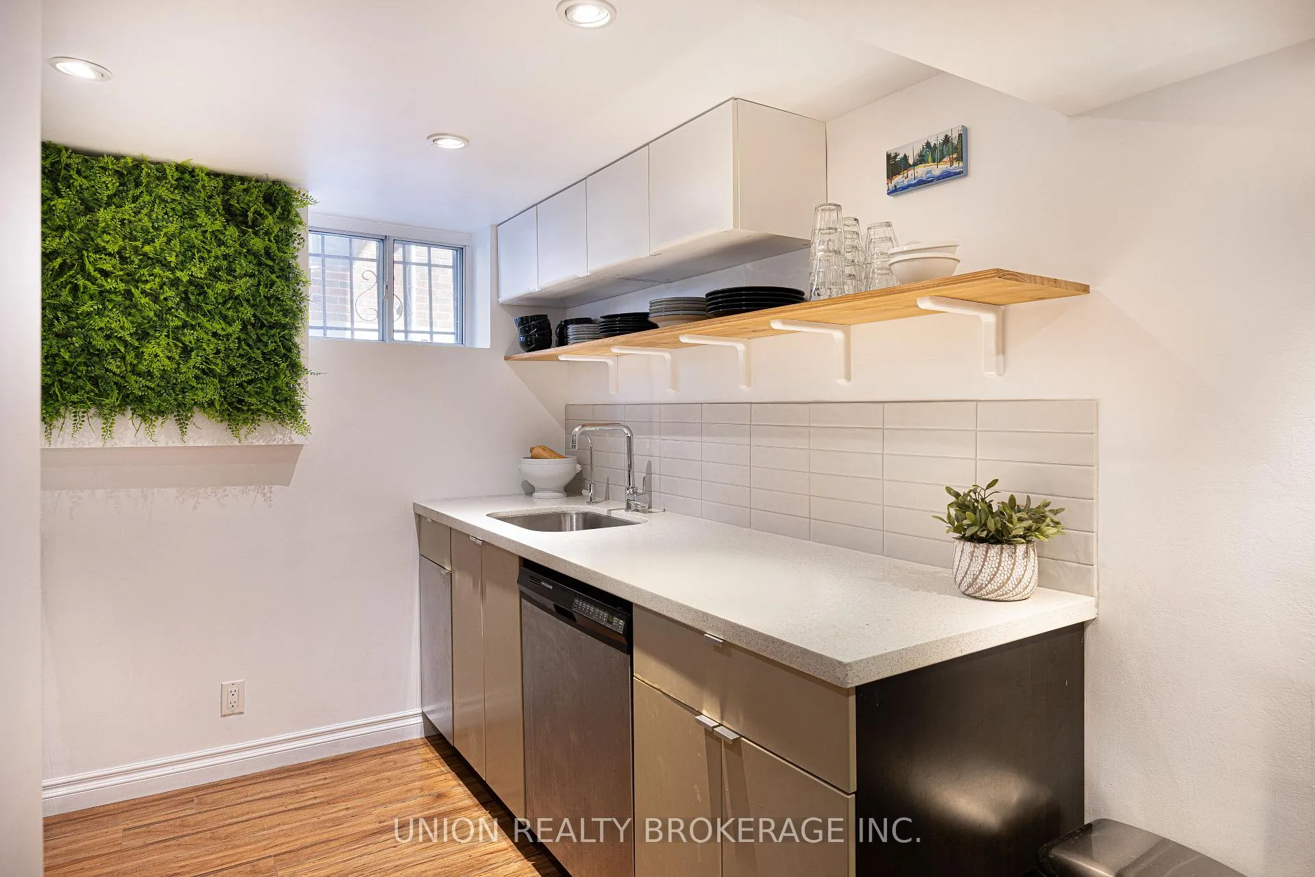 Photo 33 of 273 Lee Avenue, Toronto, The Beaches — HOMEH