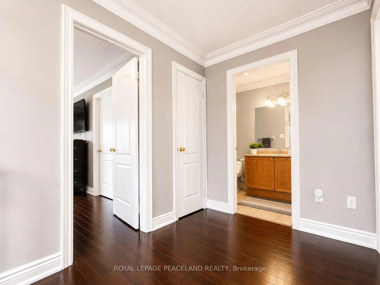 Photo 12 of 65 Tanglemere Crescent, Brampton, Fletcher's Meadow — HOMEH