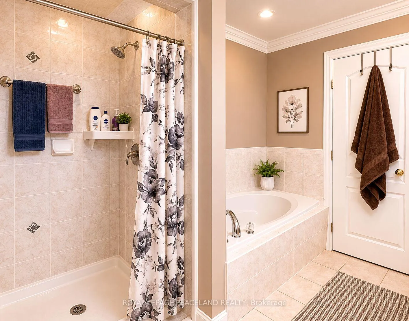 Photo 13 of 65 Tanglemere Crescent, Brampton, Fletcher's Meadow — HOMEH