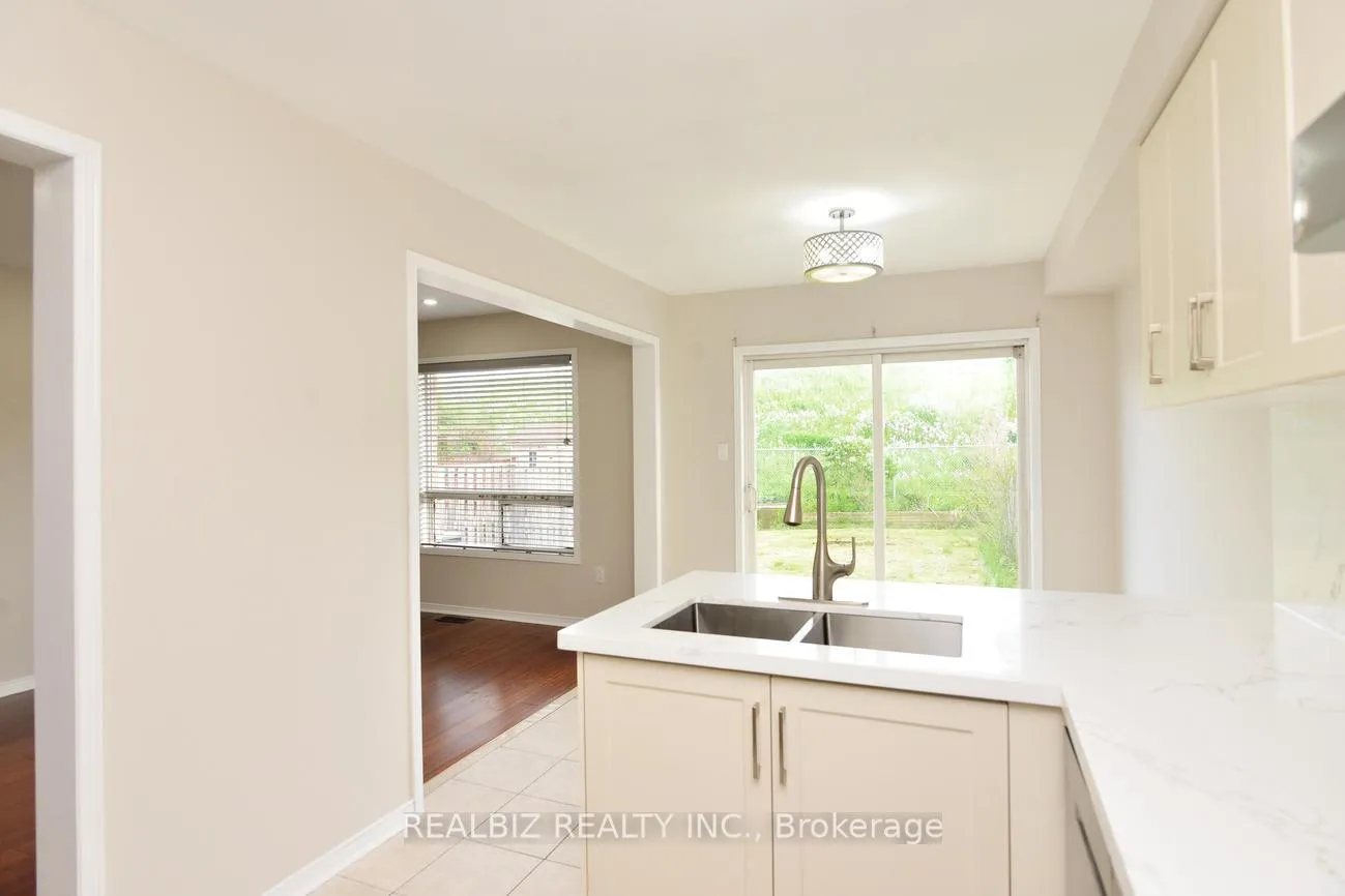 Photo 18 of 627 Caboto Trail, Markham, Village Green-South Unionville — HOMEH
