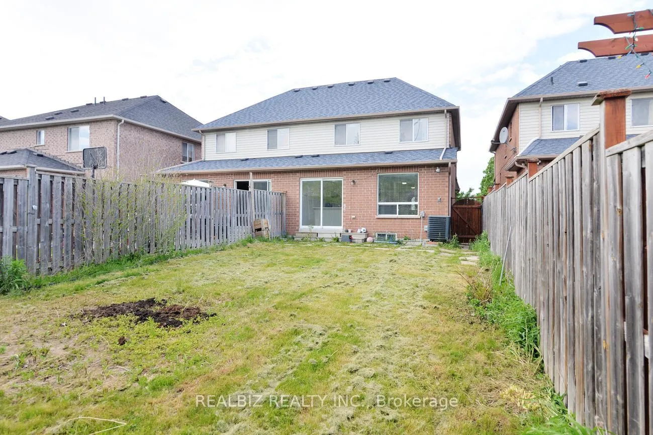 Photo 32 of 627 Caboto Trail, Markham, Village Green-South Unionville — HOMEH
