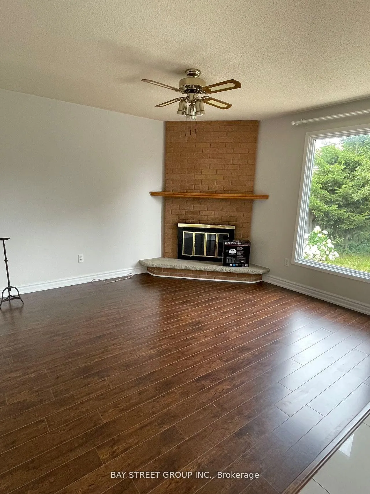 Photo 4 of 46 Hendon Road, Markham, Milliken Mills East — HOMEH