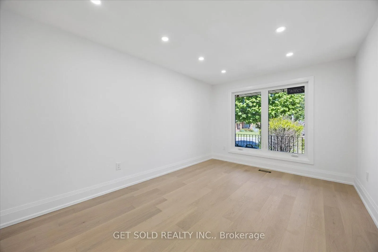 Photo 6 of 181 Brownridge Drive, Vaughan, Brownridge — HOMEH