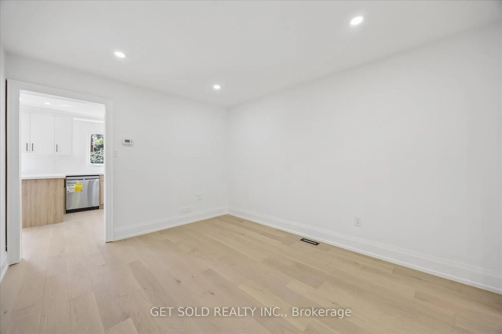 Photo 9 of 181 Brownridge Drive, Vaughan, Brownridge — HOMEH