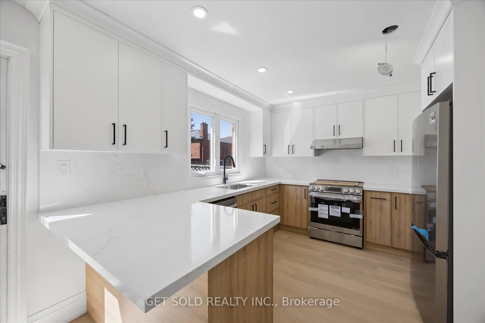 Photo 12 of 181 Brownridge Drive, Vaughan, Brownridge — HOMEH