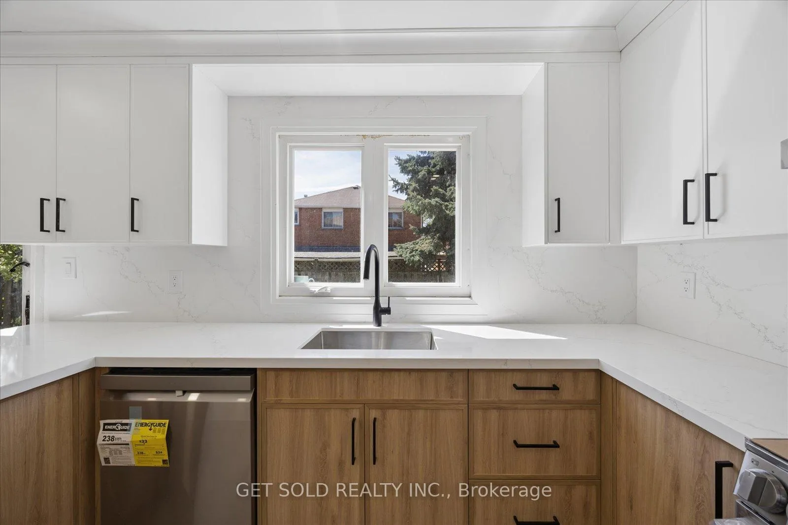 Photo 14 of 181 Brownridge Drive, Vaughan, Brownridge — HOMEH