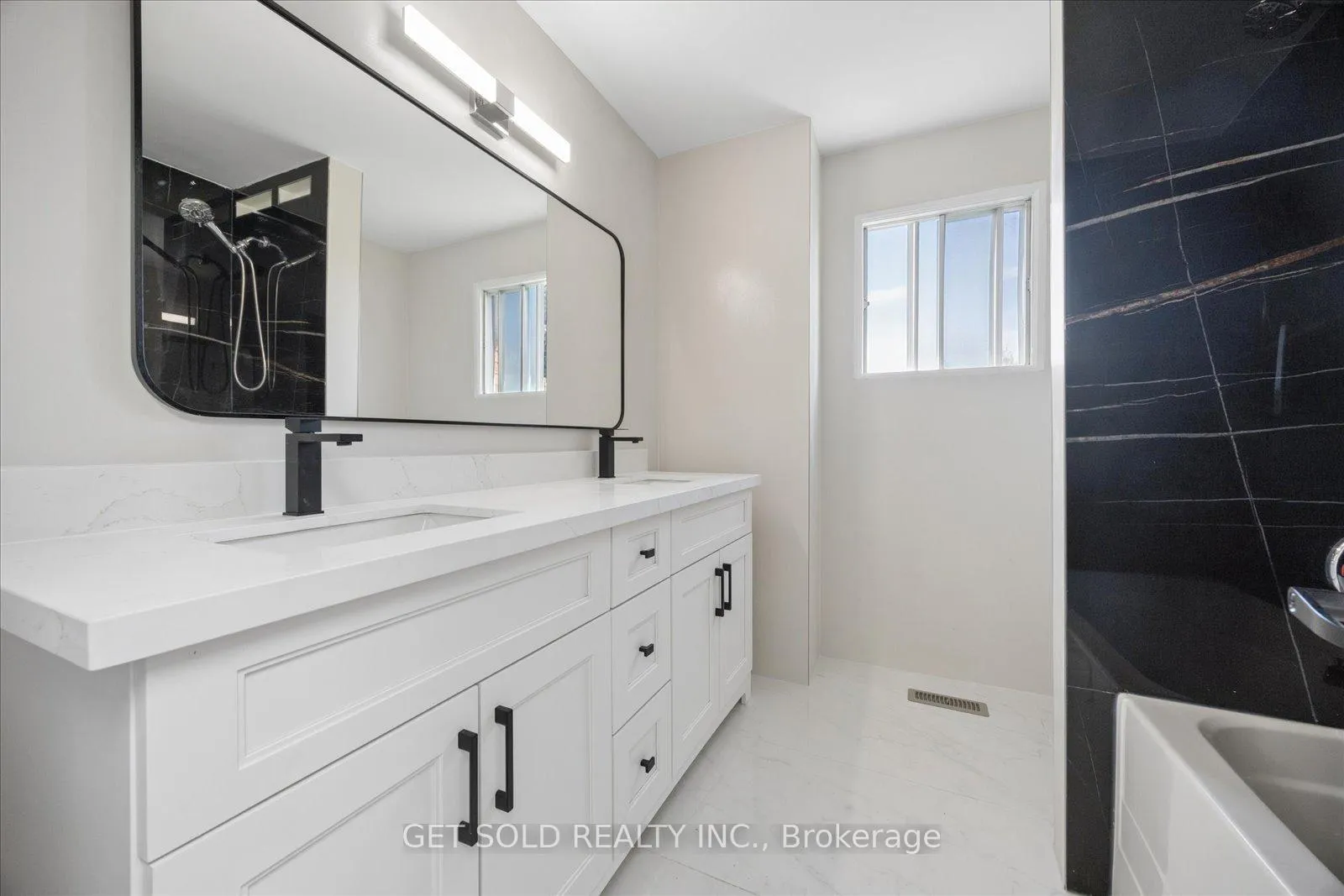 Photo 24 of 181 Brownridge Drive, Vaughan, Brownridge — HOMEH