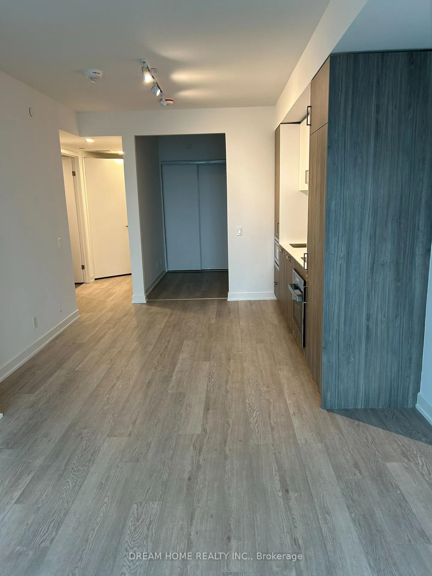 Photo 3 of Unit 2309, 88 Queen Street E, Toronto, Church-Yonge Corridor — HOMEH
