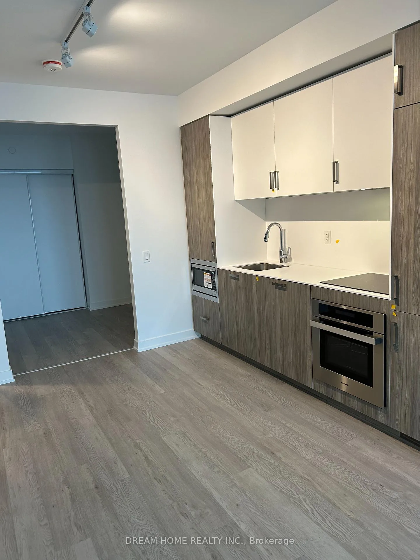 Photo 5 of Unit 2309, 88 Queen Street E, Toronto, Church-Yonge Corridor — HOMEH