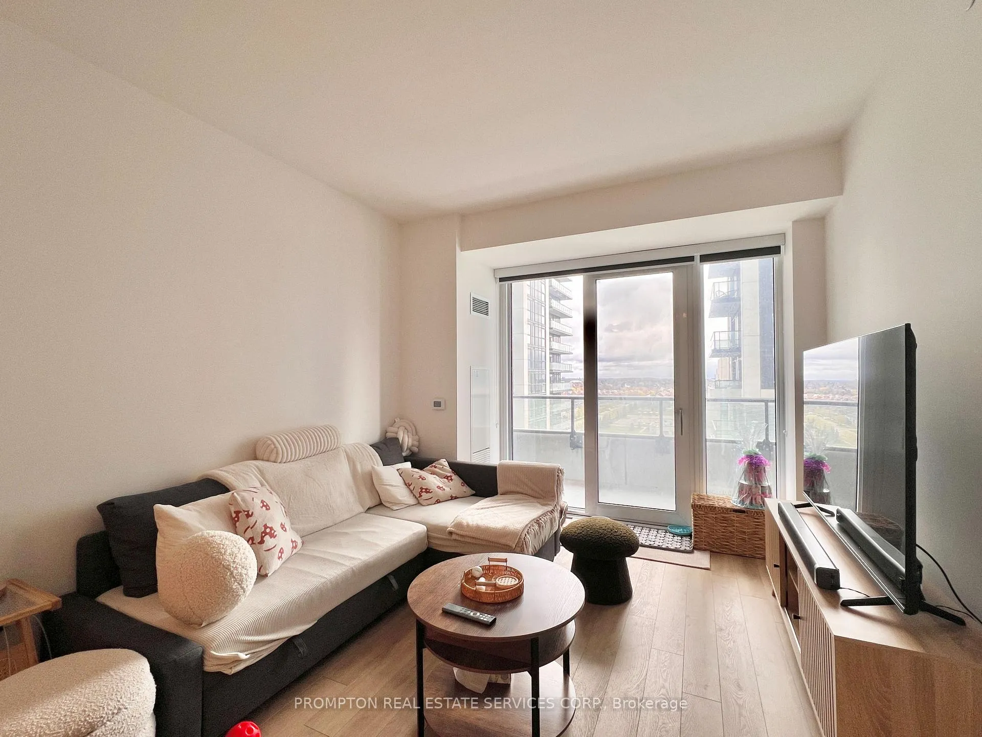 Photo 8 of Unit 1208, 95 Oneida Crescent, Richmond Hill, Langstaff — HOMEH