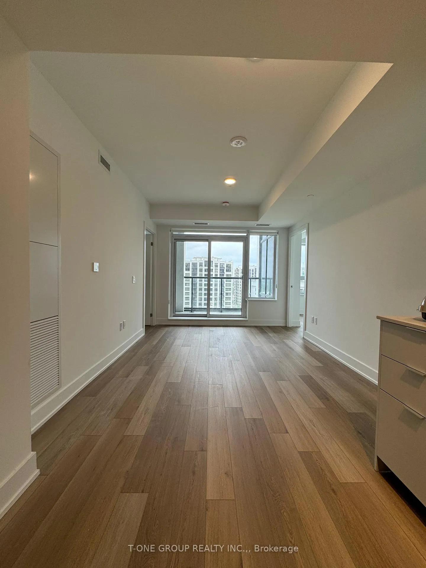 Photo 5 of Unit 1703, 8 Cedarland Drive, Markham, Unionville — HOMEH
