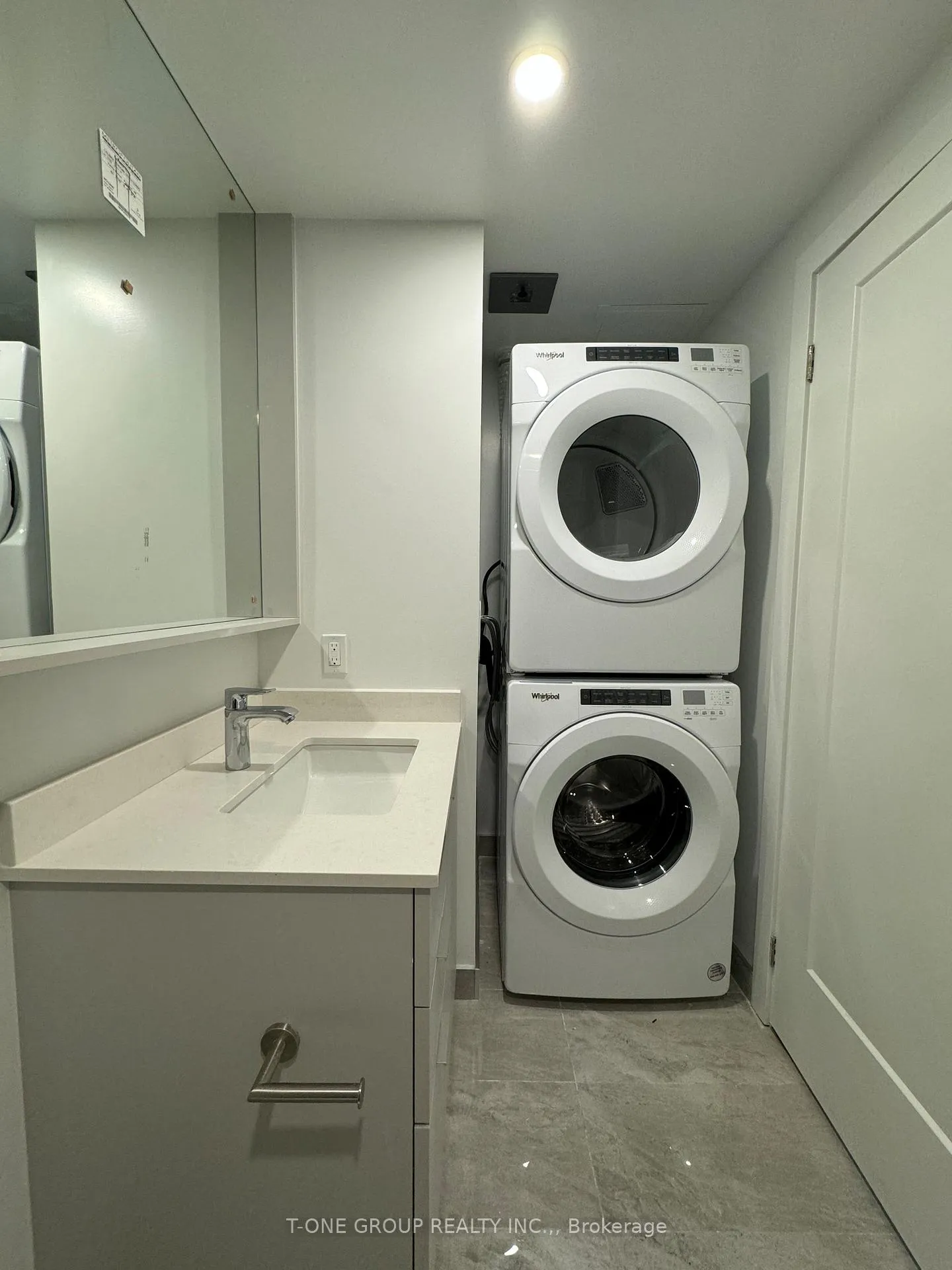 Photo 8 of Unit 1703, 8 Cedarland Drive, Markham, Unionville — HOMEH