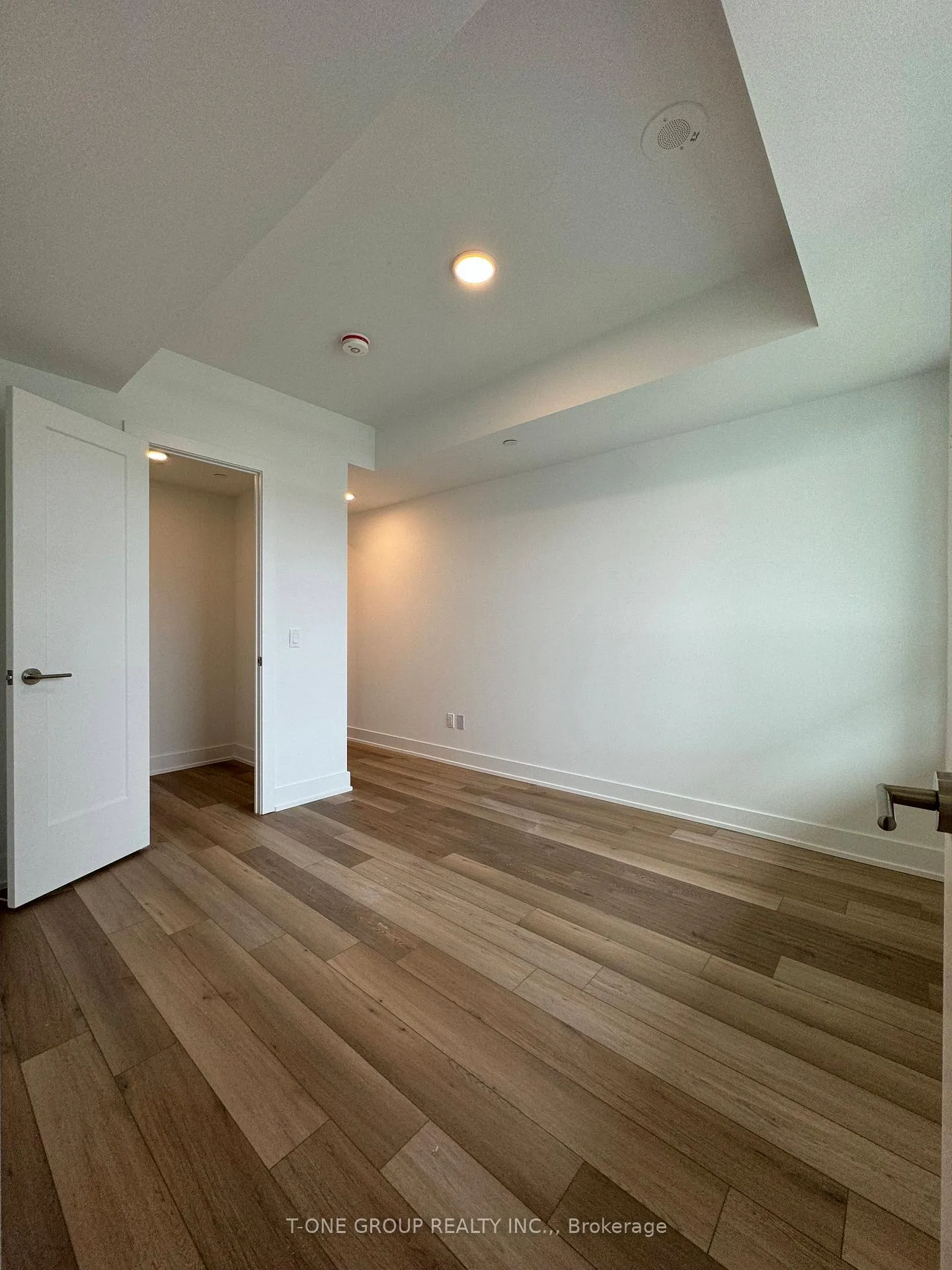 Photo 9 of Unit 1703, 8 Cedarland Drive, Markham, Unionville — HOMEH