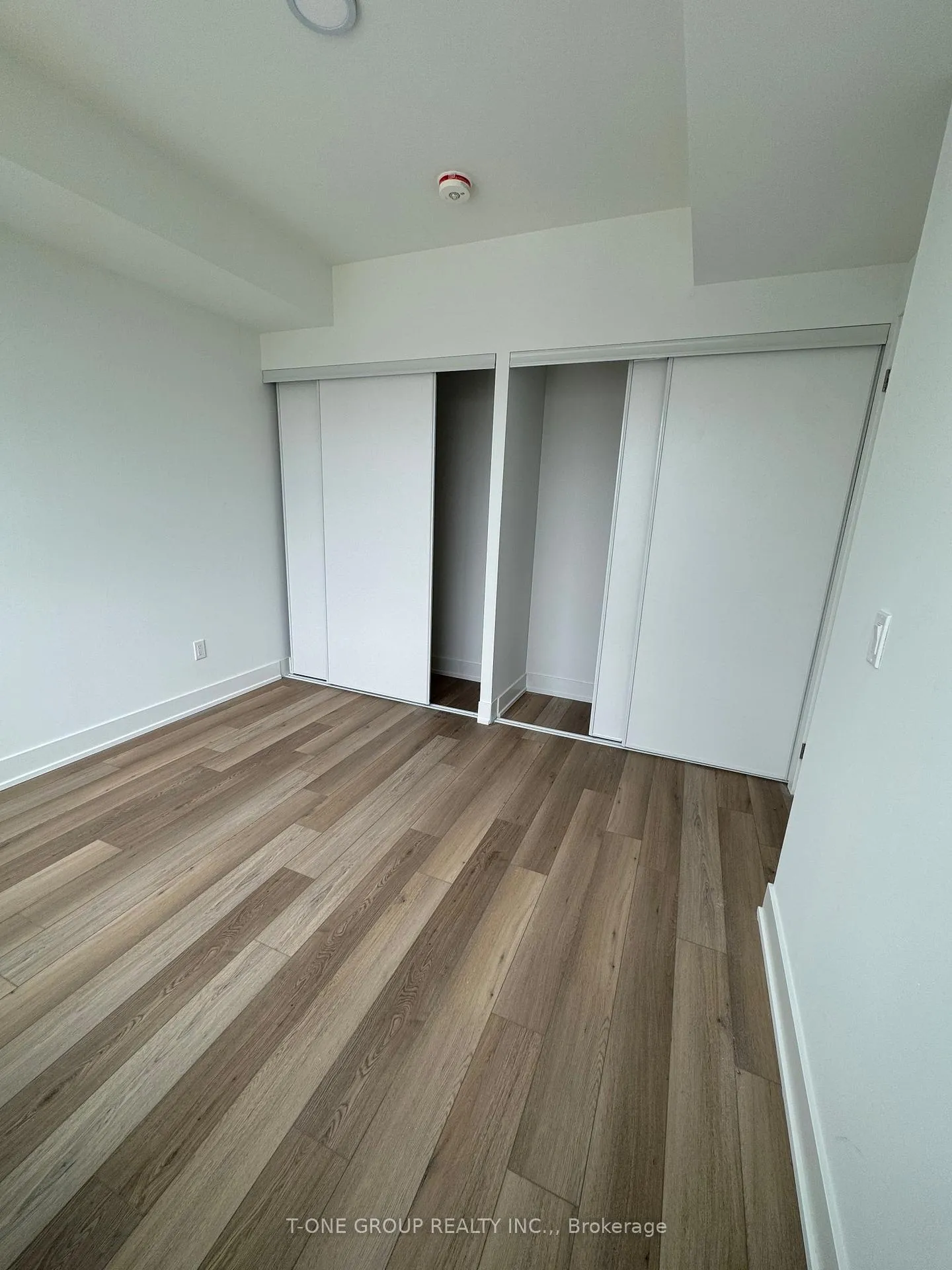 Photo 11 of Unit 1703, 8 Cedarland Drive, Markham, Unionville — HOMEH
