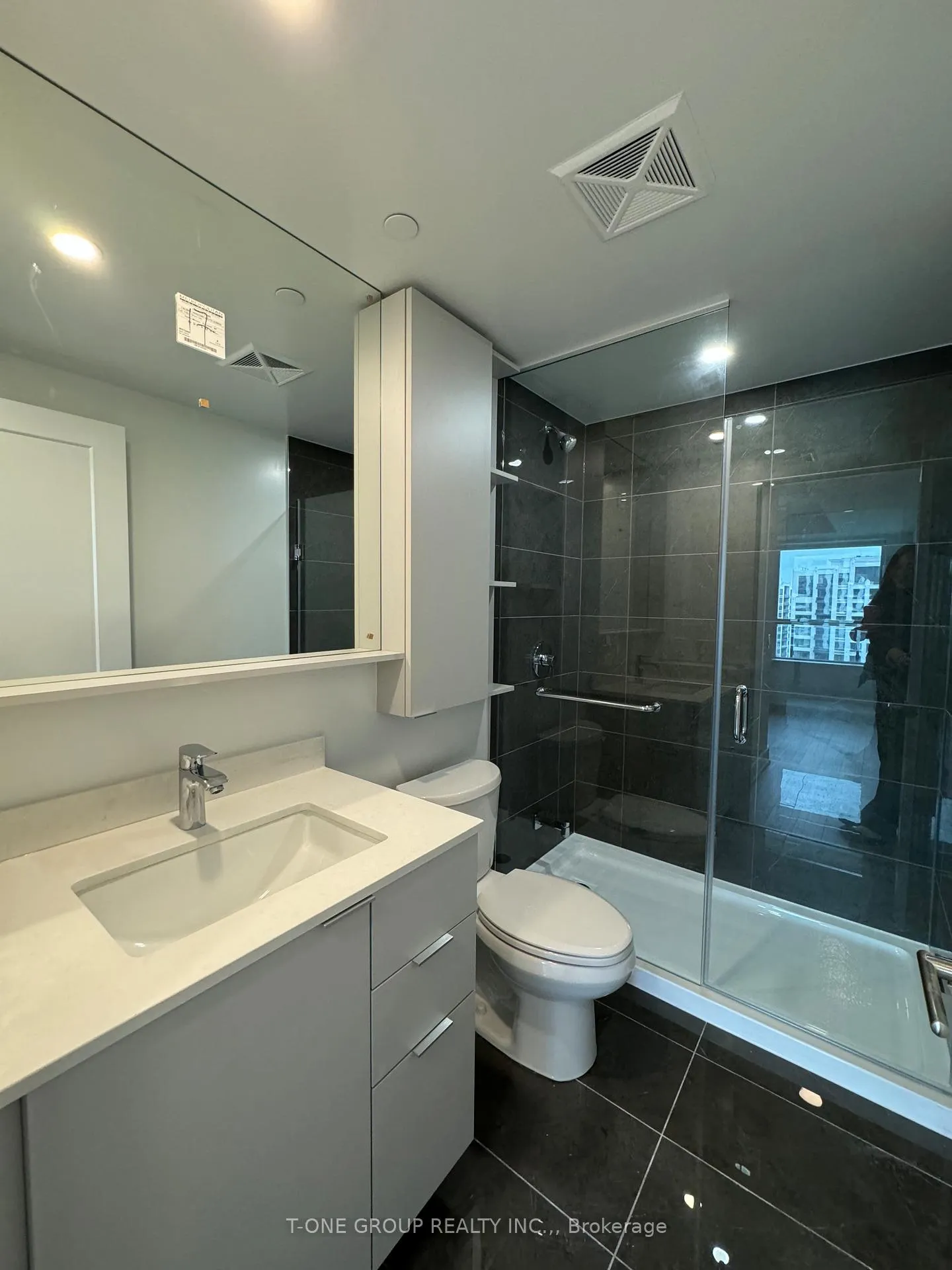 Photo 13 of Unit 1703, 8 Cedarland Drive, Markham, Unionville — HOMEH