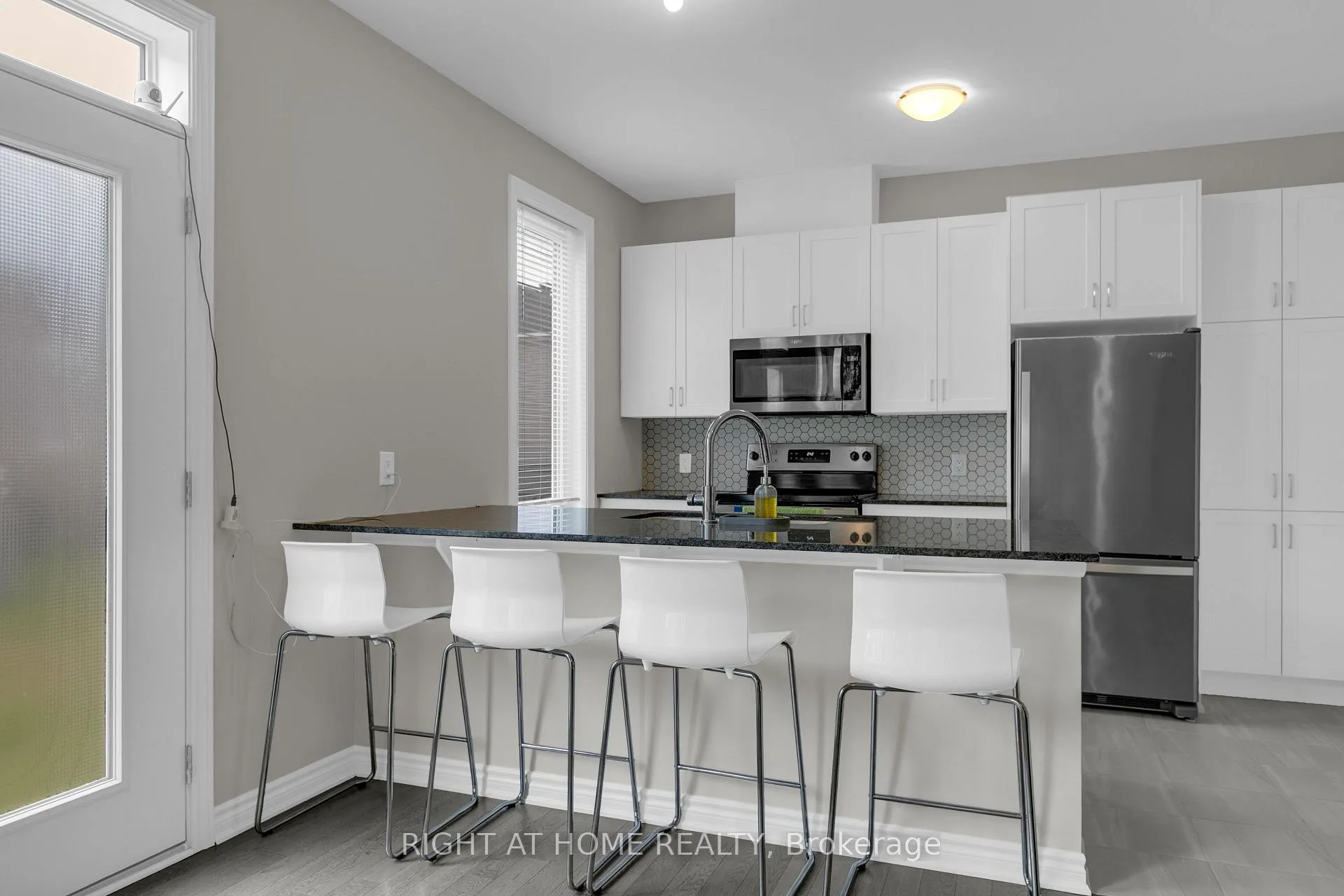 Photo 8 of 46 Focality Crescent, Ottawa, Barrhaven - Half Moon Bay — HOMEH