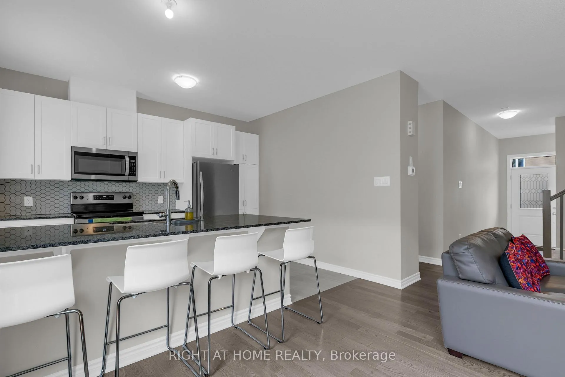 Photo 9 of 46 Focality Crescent, Ottawa, Barrhaven - Half Moon Bay — HOMEH