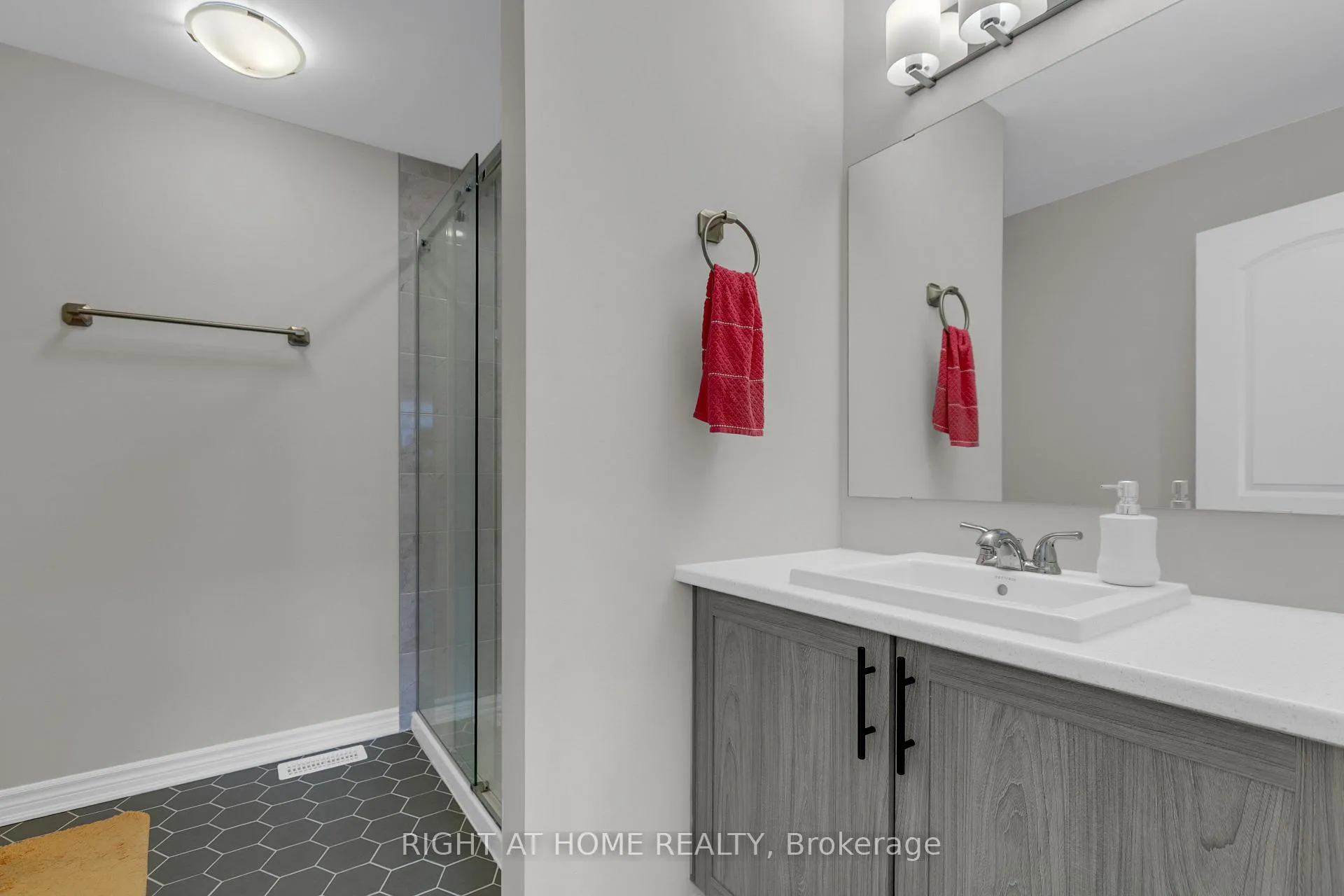 Photo 17 of 46 Focality Crescent, Ottawa, Barrhaven - Half Moon Bay — HOMEH