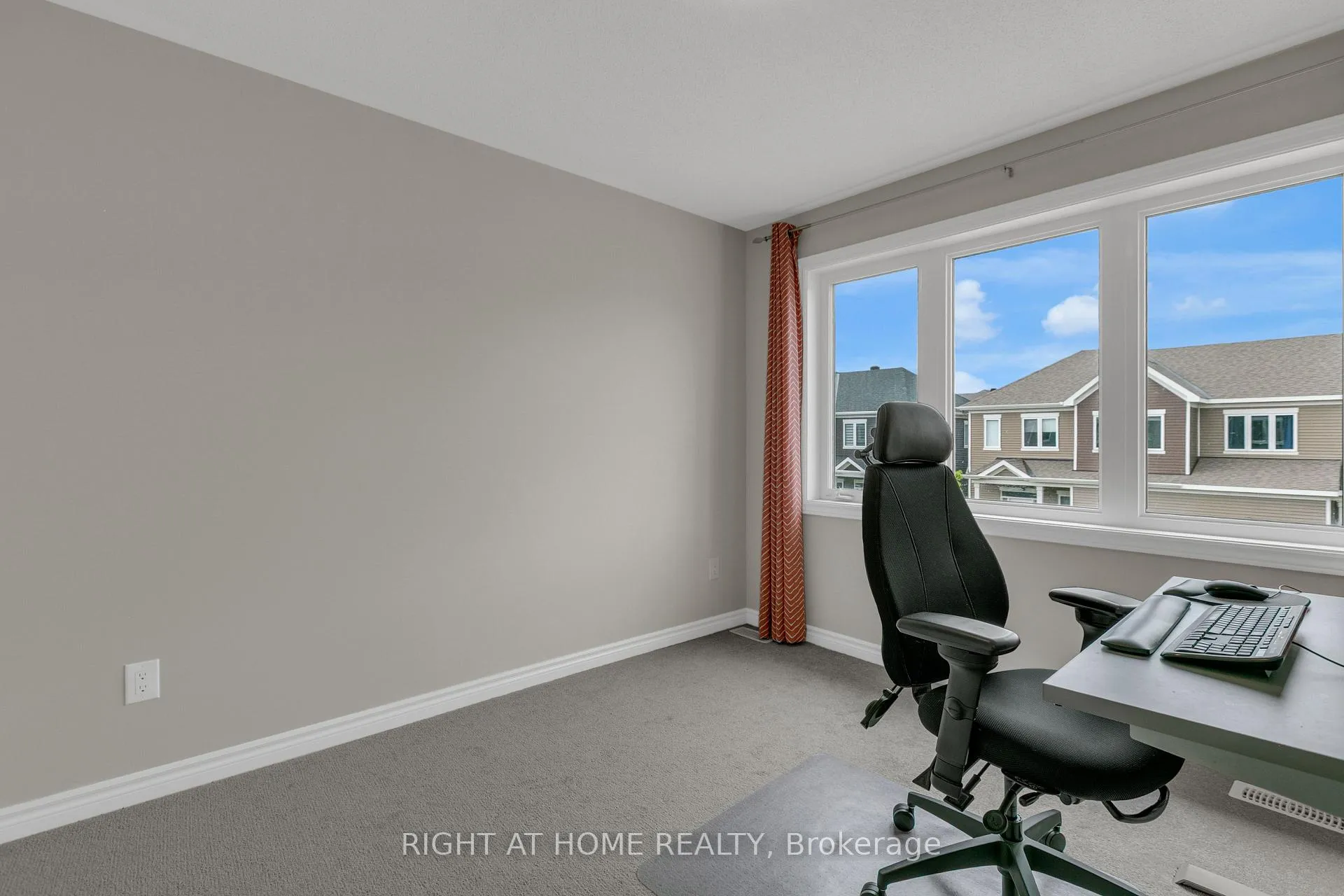 Photo 20 of 46 Focality Crescent, Ottawa, Barrhaven - Half Moon Bay — HOMEH