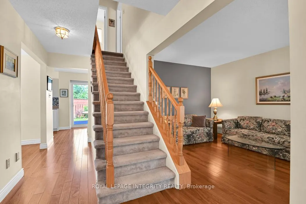 Photo 3 of 121 Dossetter Way, Ottawa, Hunt Club Park — HOMEH