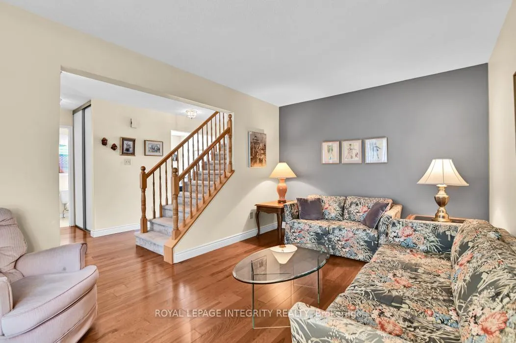 Photo 4 of 121 Dossetter Way, Ottawa, Hunt Club Park — HOMEH