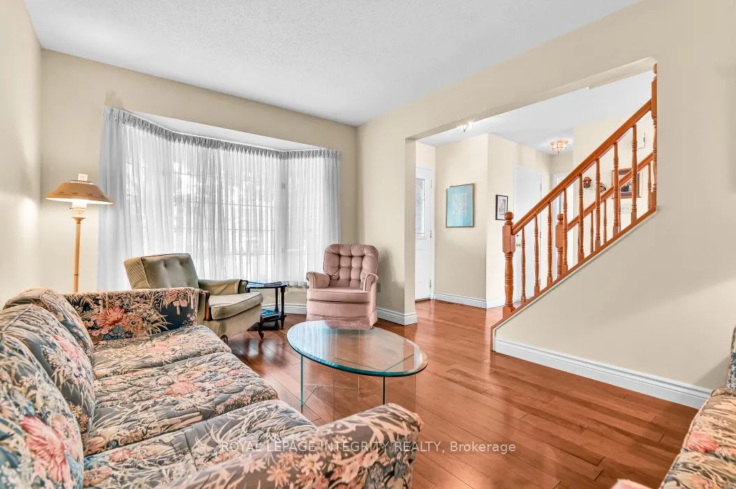 Photo 5 of 121 Dossetter Way, Ottawa, Hunt Club Park — HOMEH