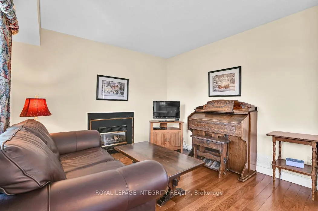 Photo 10 of 121 Dossetter Way, Ottawa, Hunt Club Park — HOMEH