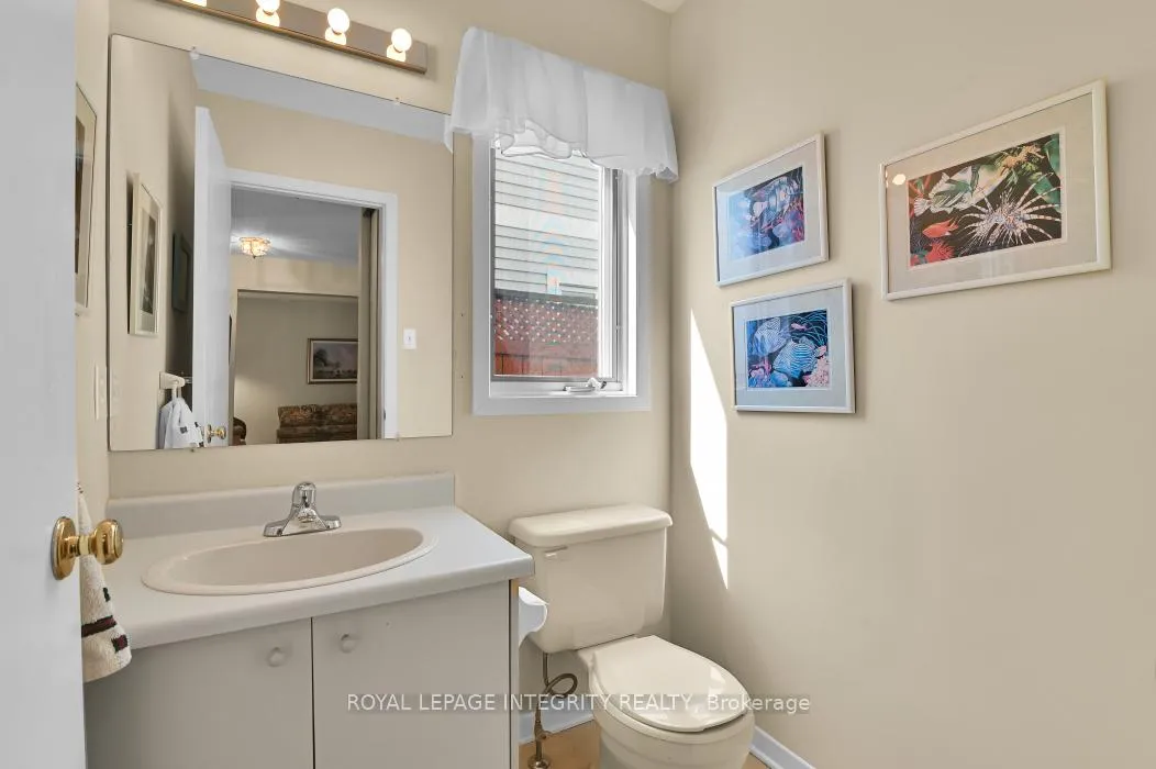 Photo 11 of 121 Dossetter Way, Ottawa, Hunt Club Park — HOMEH