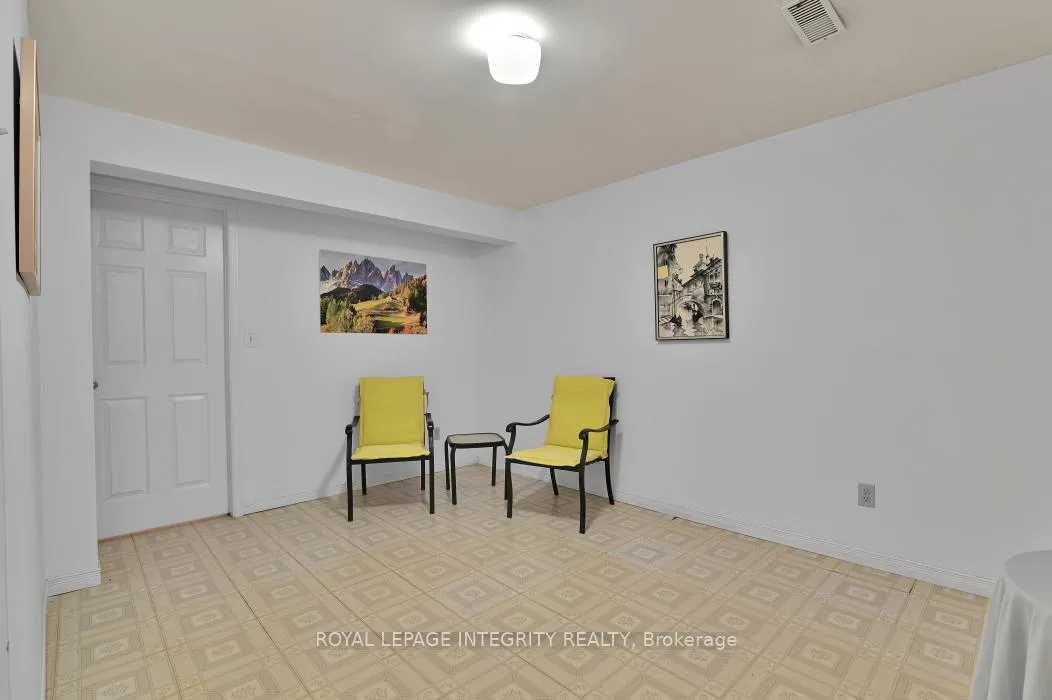 Photo 19 of 121 Dossetter Way, Ottawa, Hunt Club Park — HOMEH