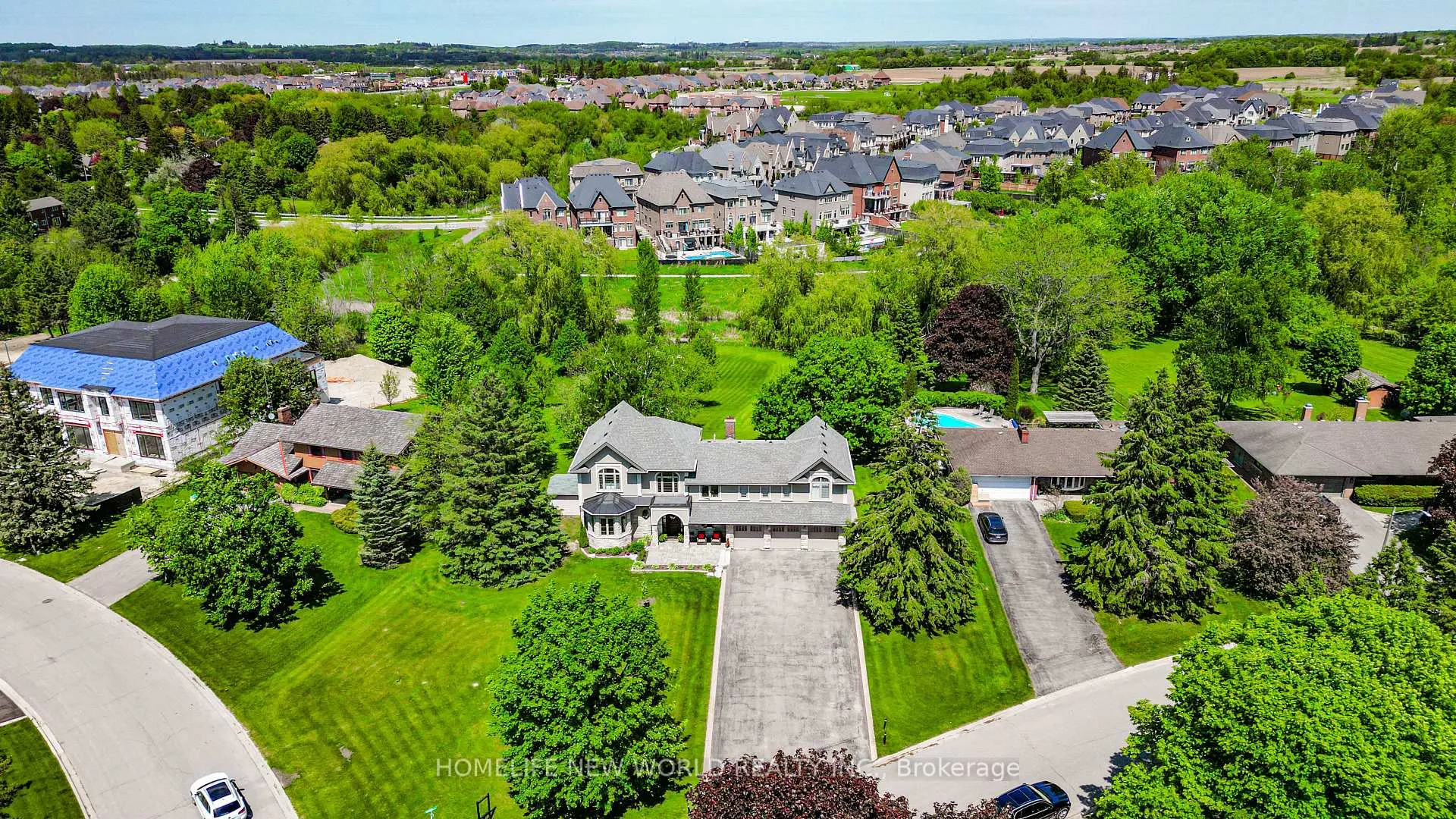 Photo 4 of 3 Burton Grove, King, King City — HOMEH