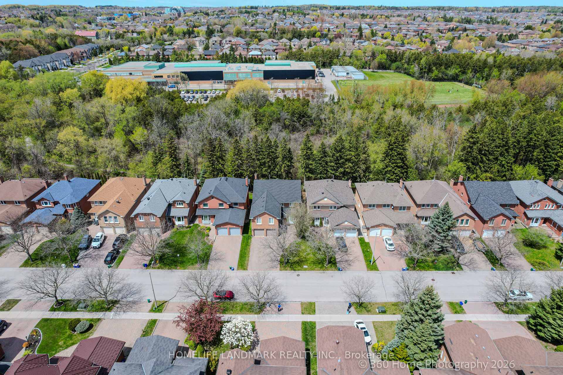 Photo 4 of 24 Loyal Blue Crescent, Richmond Hill, Devonsleigh — HOMEH