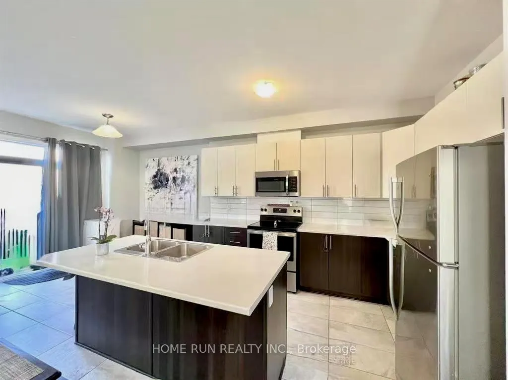 Photo 4 of 135 Teelin Circle, Ottawa, Barrhaven - Half Moon Bay — HOMEH
