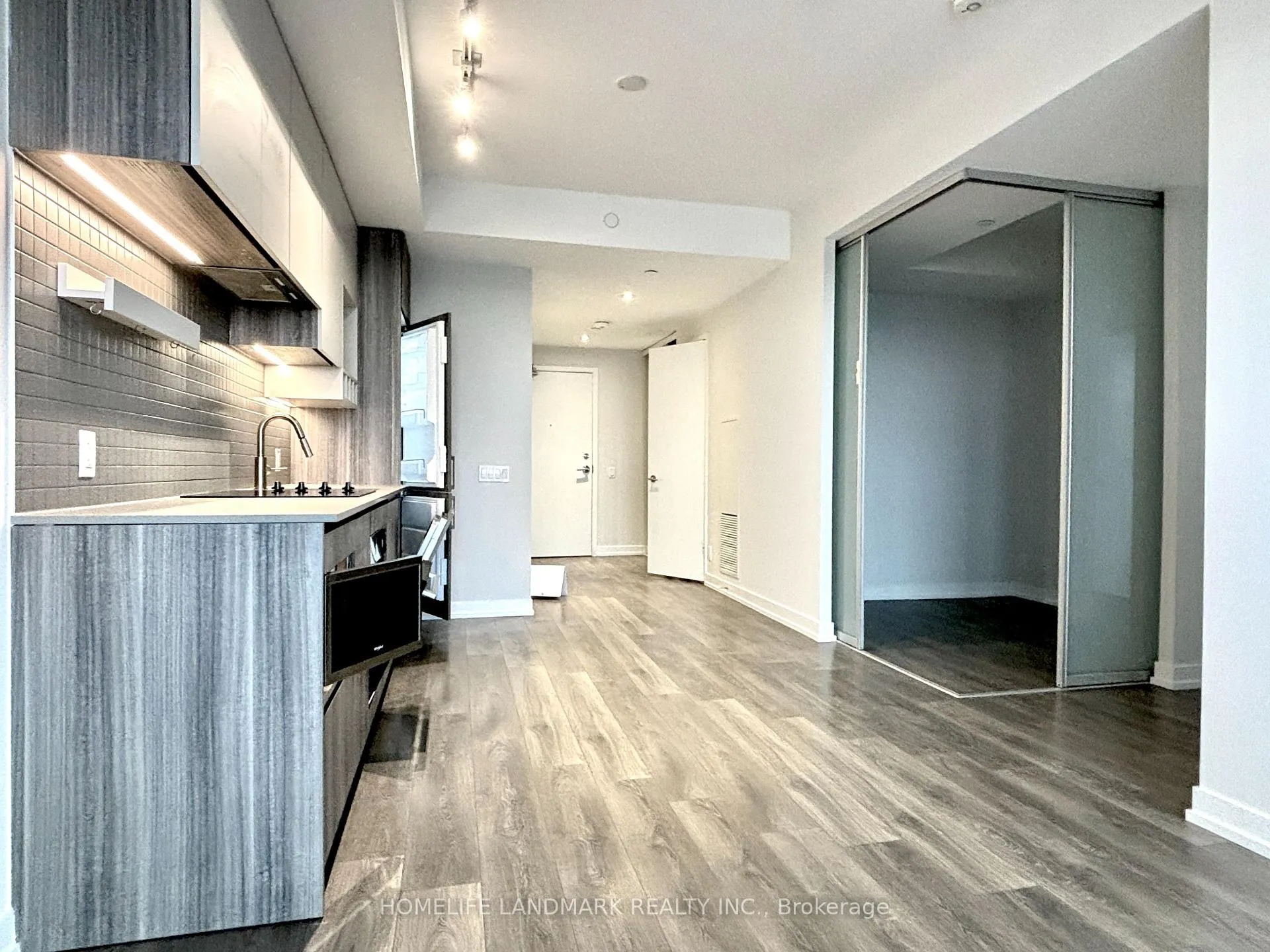 Photo 4 of Unit 2001, 898 Portage Parkway, Vaughan, Vaughan Corporate Centre — HOMEH