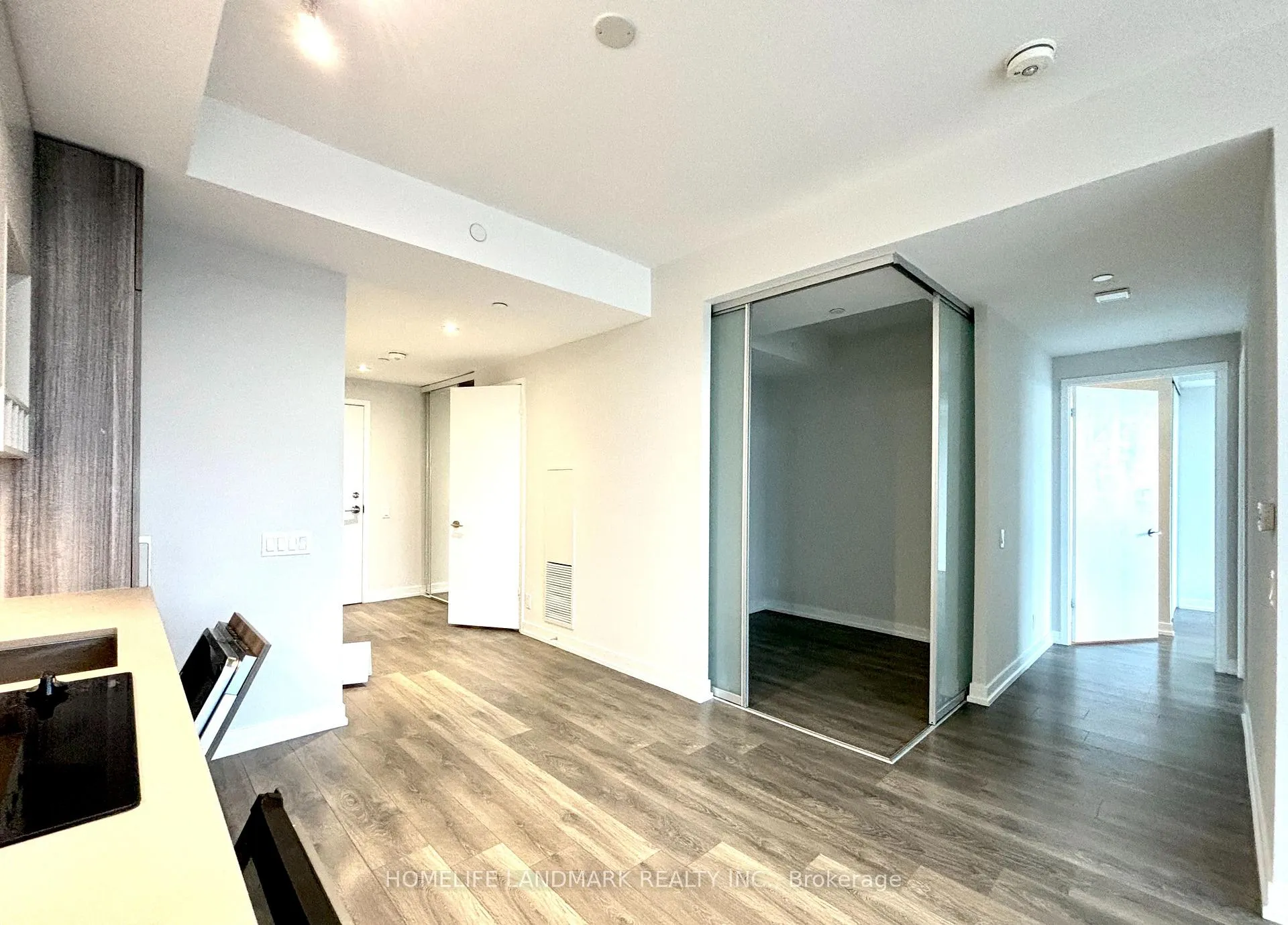 Photo 8 of Unit 2001, 898 Portage Parkway, Vaughan, Vaughan Corporate Centre — HOMEH