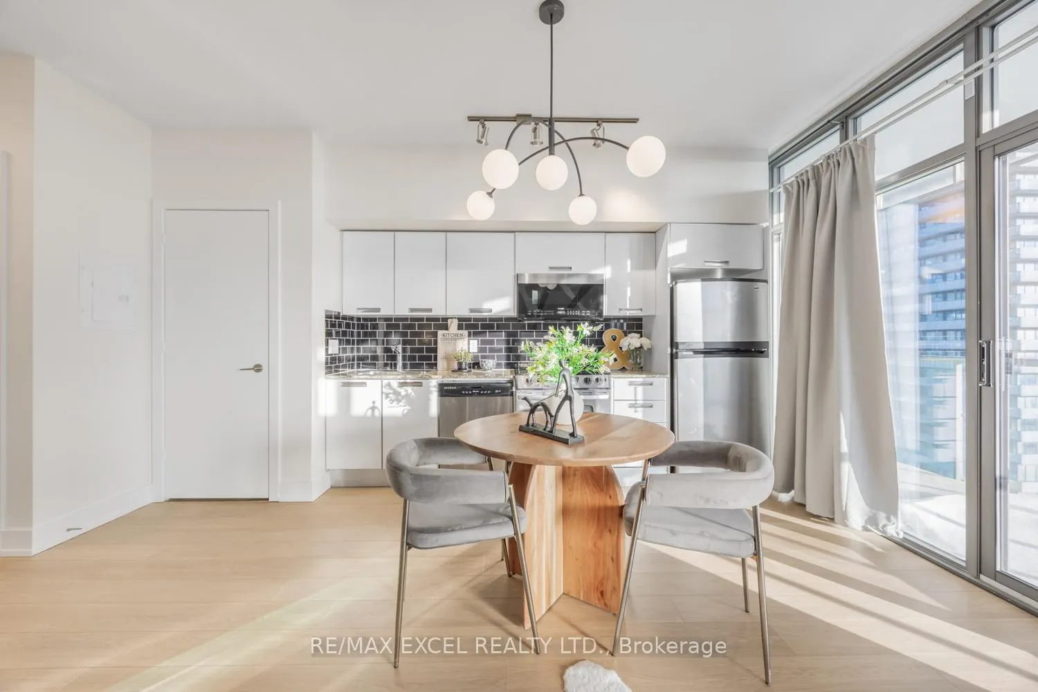 Photo 5 of Unit 3709, 33 Charles Street E, Toronto, Church-Yonge Corridor — HOMEH
