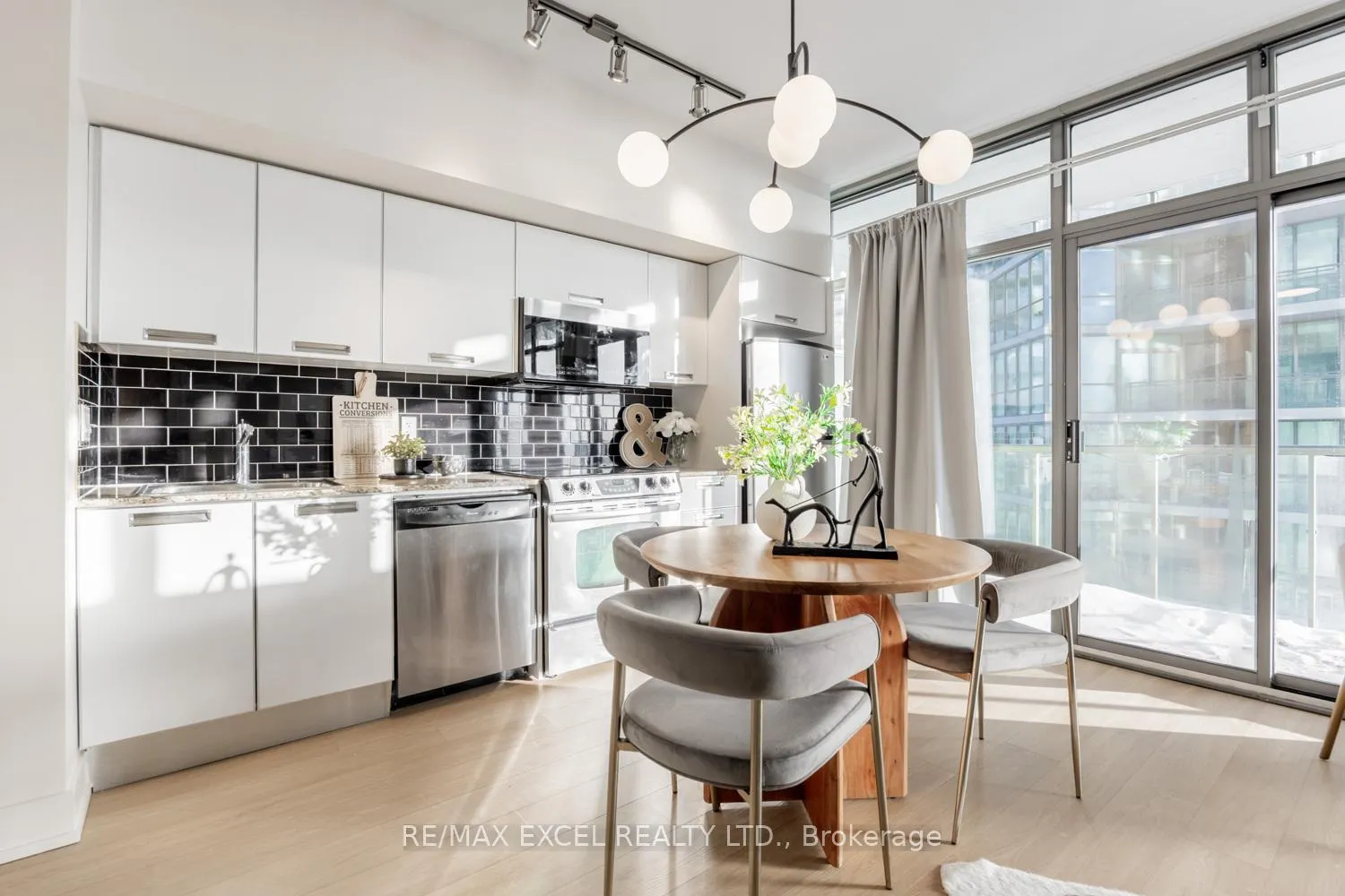 Photo 7 of Unit 3709, 33 Charles Street E, Toronto, Church-Yonge Corridor — HOMEH